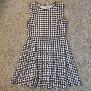 Black and white houndstooth sleeveless dress